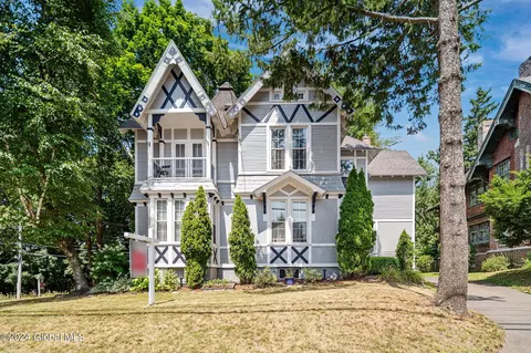 141 Pawling Ave, Troy, NY 12180