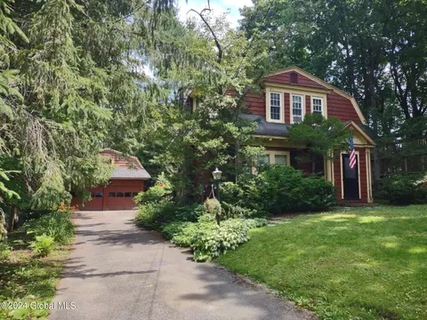 404 S Melcher St, Johnstown, NY 12095