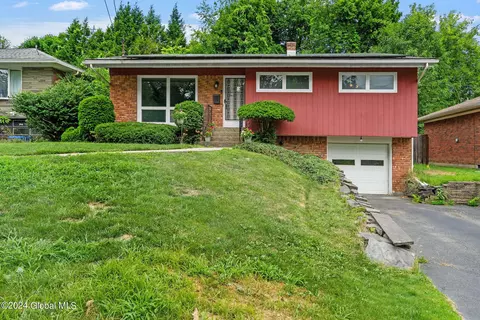 42 Joanne Ct, Albany, NY 12209