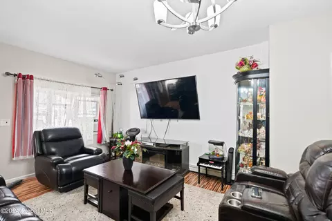 67 Division St, Schenectady, NY 12304 photo 6