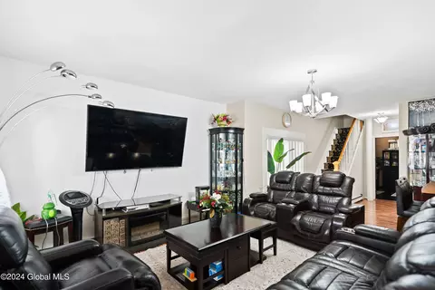 67 Division St, Schenectady, NY 12304 photo 3