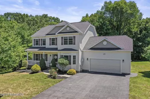 6 Nicole Ct, Clifton Park, NY 12065