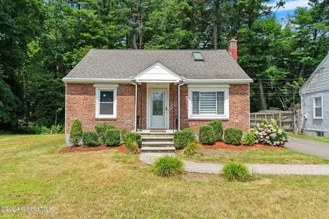 21 Fletcher Rd, Albany, NY 12203