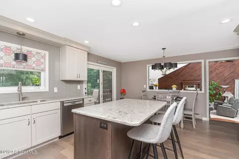2 Deepkill Ln, Troy, NY 12182 photo 6