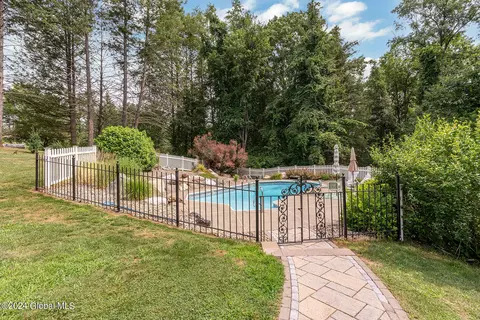2 Deepkill Ln, Troy, NY 12182 photo 38