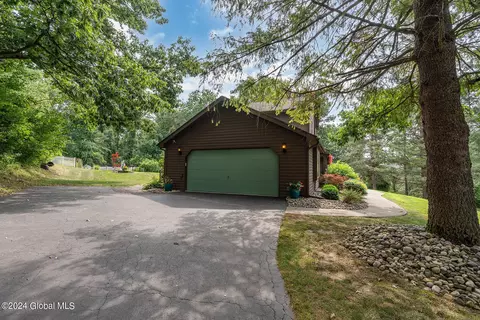 2 Deepkill Ln, Troy, NY 12182 photo 49
