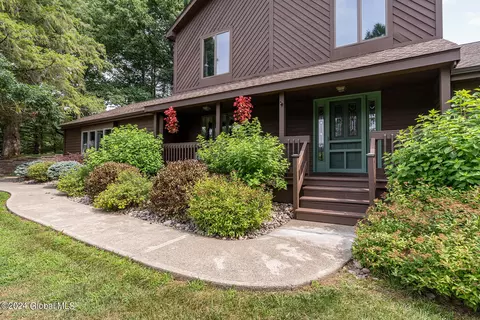 2 Deepkill Ln, Troy, NY 12182 photo 2