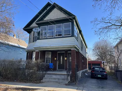 1217 Pleasant St, Schenectady, NY 12303