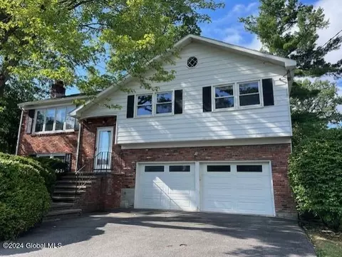 1144 Hendrickson Ave, Schenectady, NY 12309