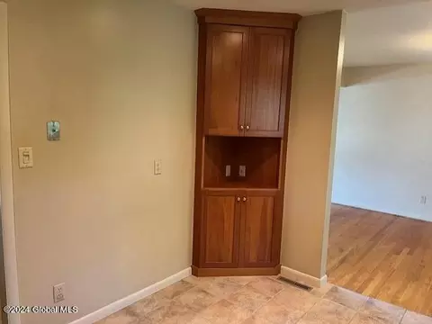 1144 Hendrickson Ave, Schenectady, NY 12309 photo 9