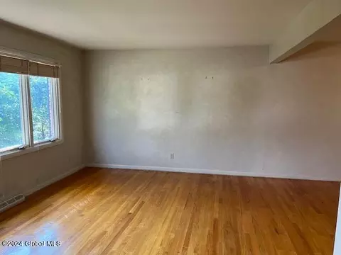1144 Hendrickson Ave, Schenectady, NY 12309 photo 6