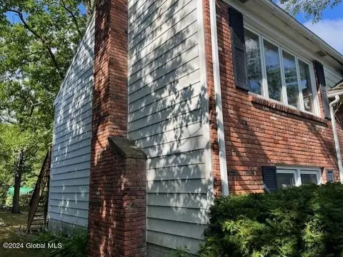 1144 Hendrickson Ave, Schenectady, NY 12309 photo 3