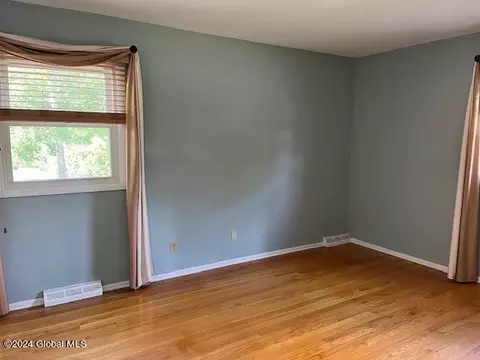 1144 Hendrickson Ave, Schenectady, NY 12309 photo 14