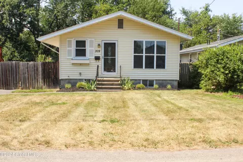 309 Manchester Rd, Schenectady, NY 12304