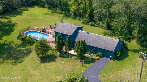 134 Manning Rd, Malta, NY 12020