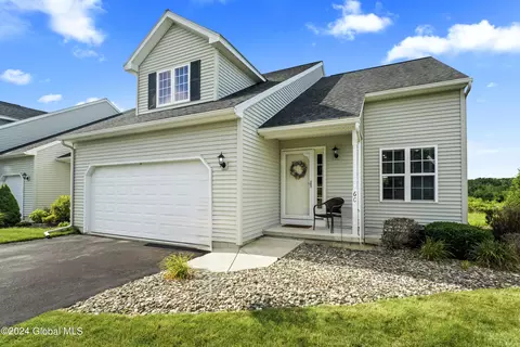6 Pointe West Dr # C, Halfmoon, NY 12065