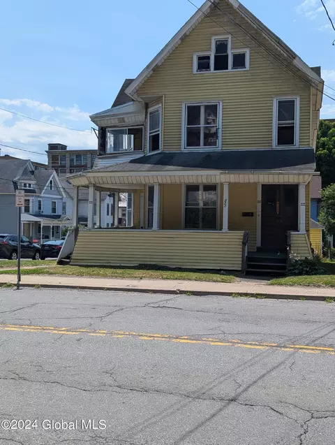 327 E Main St, Amsterdam, NY 12010