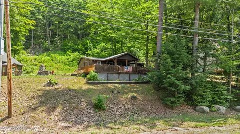 740 E River Dr, Lake Luzerne, NY 12846