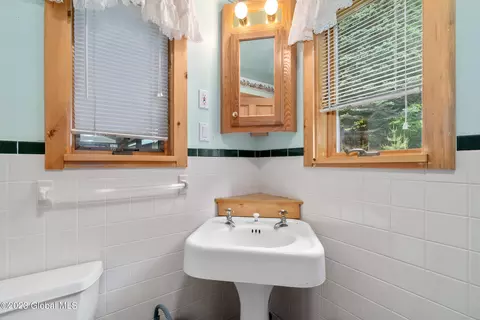 Bath - 123 Shippee Rd, Corinth, NY 12822 photo 2 of 3