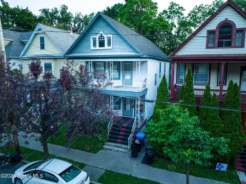 28 Magnolia Ter, Albany, NY 12209