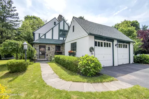 306 Osborne Rd, Loudonville, NY 12211