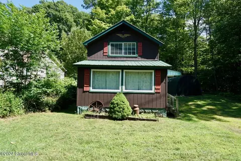 110 S Shore Rd, Northville, NY 12134