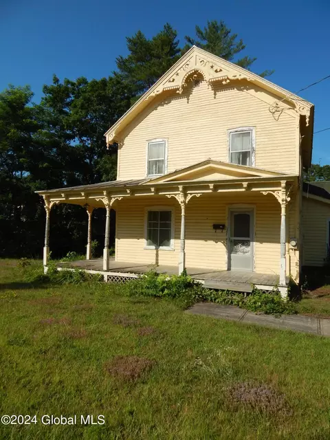 2 Milton Ave, Warrensburg, NY 12885