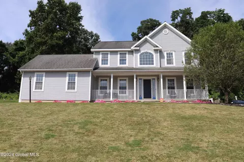 38 Rose Ln, Rensselaer, NY 12144