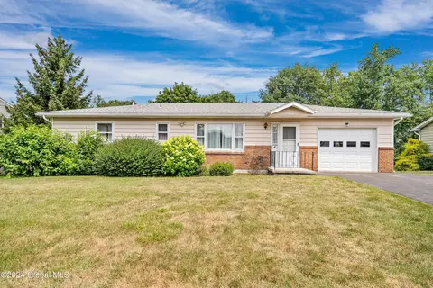 4 Verdi Blvd, Latham, NY 12110