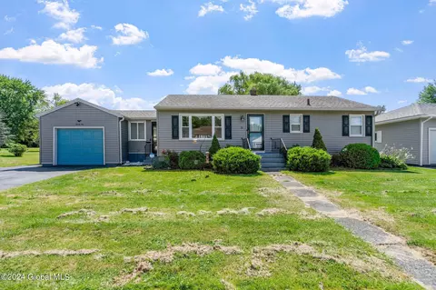 21 Peter Ln, Amsterdam, NY 12010
