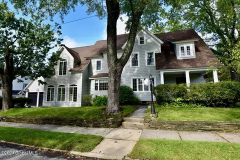 6 Oak Ln, Amsterdam, NY 12010