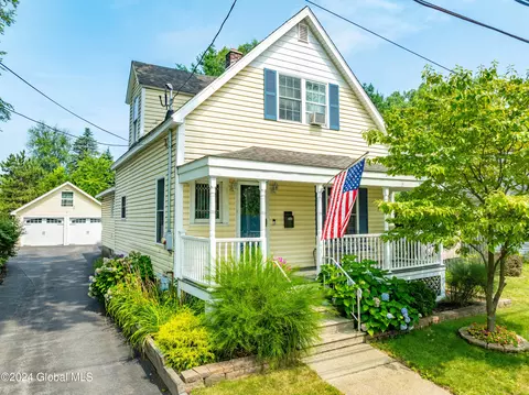 6 Russell Rd, Albany, NY 12205