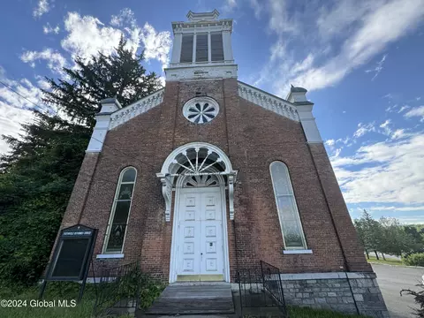 40 Main St, Fultonville, NY 12072