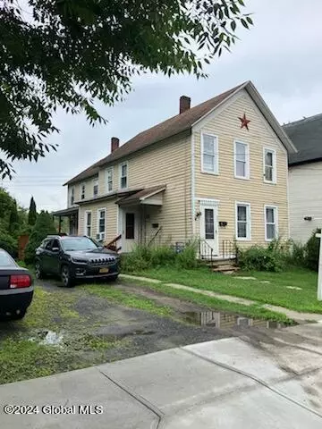 201 Bleecker St, Gloversville, NY 12078