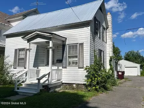 37 Cherry St, Glens Falls, NY 12801