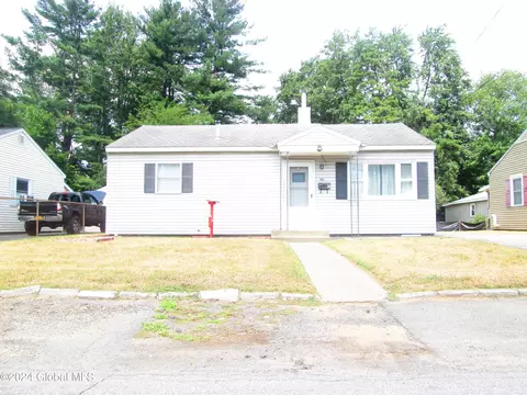 511 Chiswell Rd, Schenectady, NY 12304 photo 3