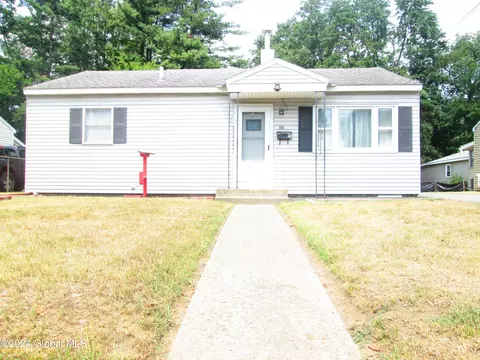 511 Chiswell Rd, Schenectady, NY 12304