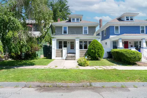 10 Grace Ct, Troy, NY 12180
