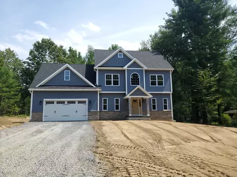 62 Spice Mill Blvd, Halfmoon, NY 12065