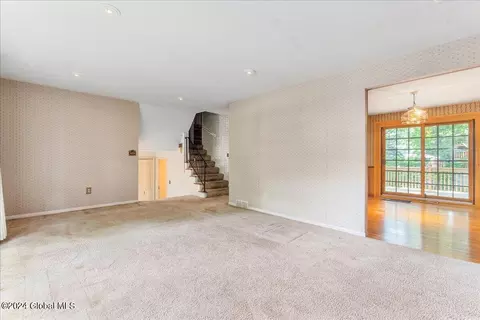 162 Willow Ln, Glenville, NY 12302 photo 10