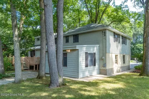 162 Willow Ln, Glenville, NY 12302 photo 3