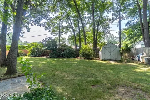 162 Willow Ln, Glenville, NY 12302 photo 7