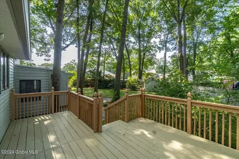 162 Willow Ln, Glenville, NY 12302 photo 5