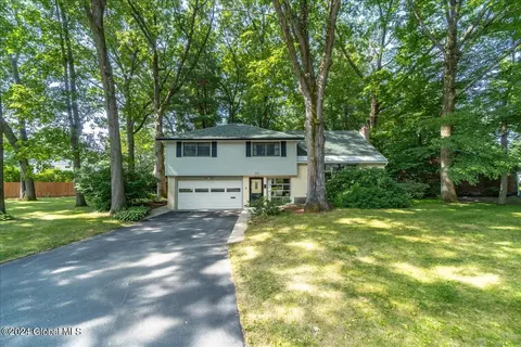 162 Willow Ln, Glenville, NY 12302 photo 34