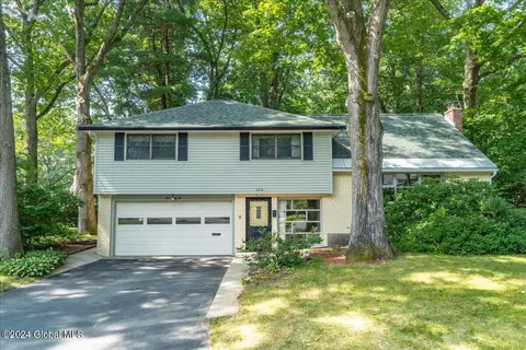 162 Willow Ln, Glenville, NY 12302