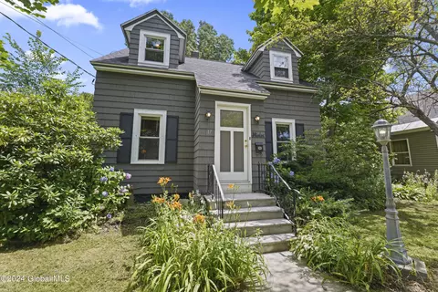 17 S Hollywood Ave, Gloversville, NY 12078
