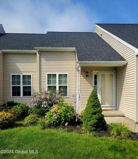 12 Pointe W Dr # C, Halfmoon, NY 12065