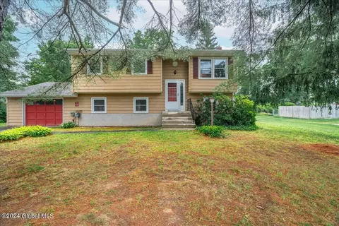 38 Cook Cir, Gansevoort, NY 12831