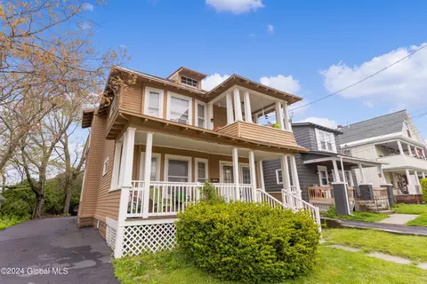 1641 Nott St, Schenectady, NY 12309
