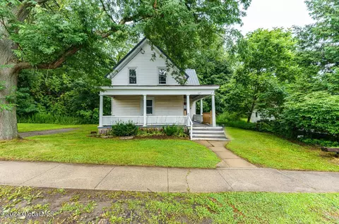484 N Main St, Gloversville, NY 12078